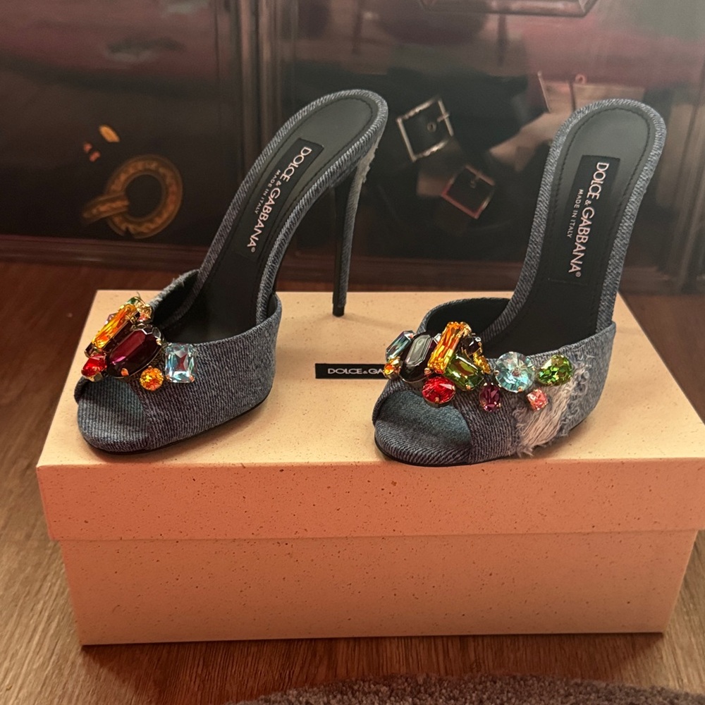 Dolce & Gabbana Sz 8